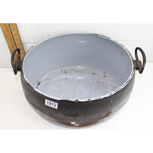 1912 - Vintage Izons & Co 4 gallon metal cooking pot, no lid