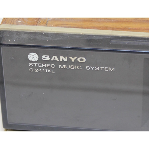 820 - Sanyo stereo music system record turntable G2411KL