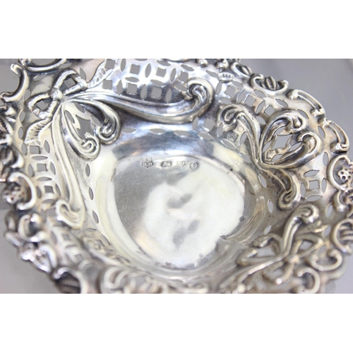 1232 - Silver pierced dish, silver necklace and a Thai silver and niello bracelet, approx 72.48g