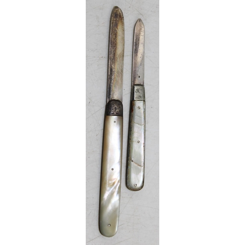 1180 - 2 silver bladed fruit knives with Mother of Pearl scales, Sheffield 1908 & 1893