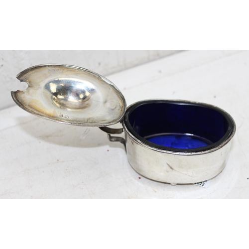 1184 - Silver mustard pot with blue glass liner, Birmingham 1902 by C.E. Williams, approx 88.7g gross with ... 