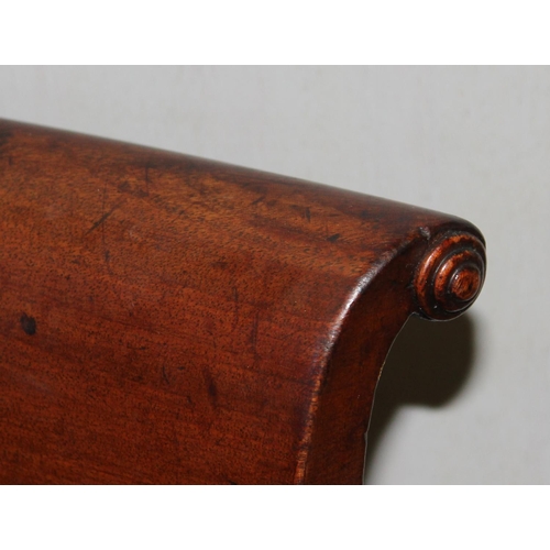 28 - A set of 6 late Regency or William IV rail back mahogany dining chairs with drop in seats and sabre ... 