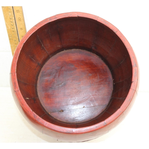 272 - Oriental lacquered wooden rice bowl