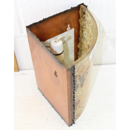 256 - Vintage wall hanging butterfly lamp