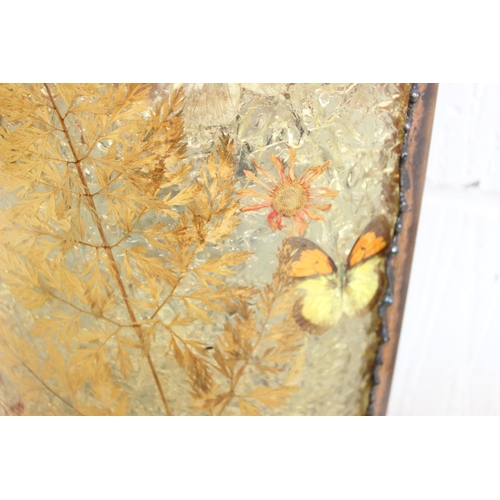 256 - Vintage wall hanging butterfly lamp