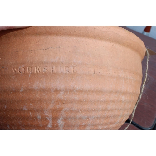 373 - 2 x terracotta garden pots