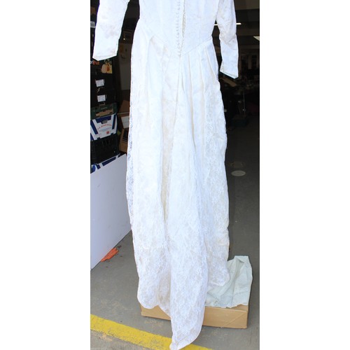 184 - Vintage boxed wedding dress together with a christening gown with a Lavalette ltd of Oxford label to... 