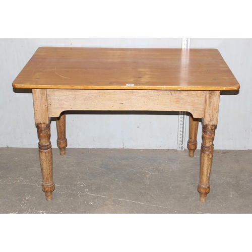 151 - Vintage pine farmhouse kitchen table