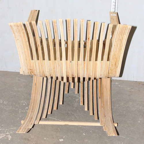 152 - A very unusual plywood designer chair, possibly a prototype model
