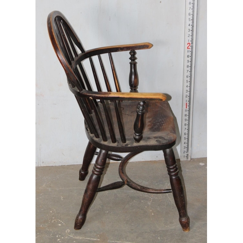 68 - An antique farmhouse Windsor armchair with Elm seat