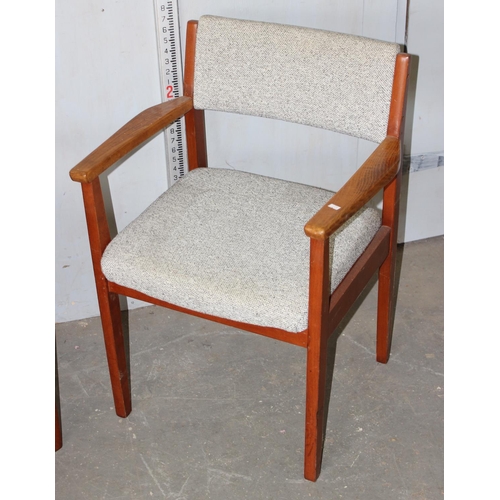 7 - A pair of vintage armchairs