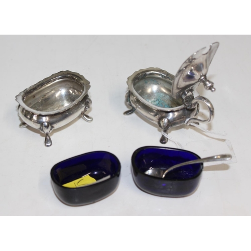 1108 - Silver plated cruet set formed as birds etc