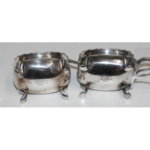 1108 - Silver plated cruet set formed as birds etc