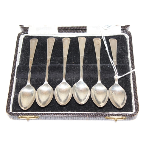 1117 - A boxed set of silver teaspoons, Sheffield 1936 by Roberts & Belk, approx 72g gross