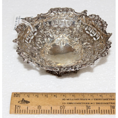 1139 - Ornate silver bonbon dish, Birmingham 1894 by George Nathan & Ridley Hayes, approx 53g gross