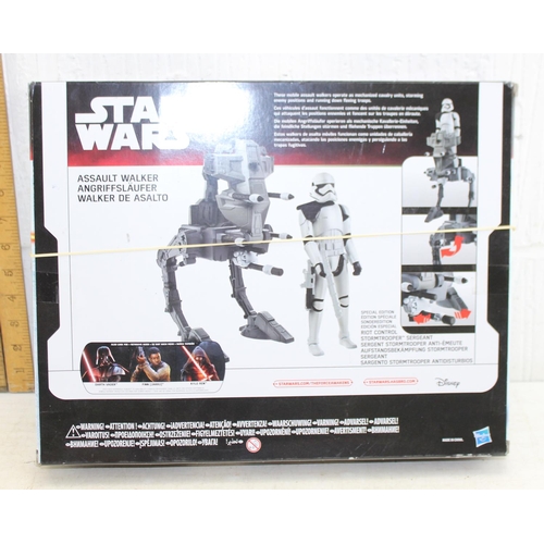 1502 - Star Wars - boxed riot control storm trooper