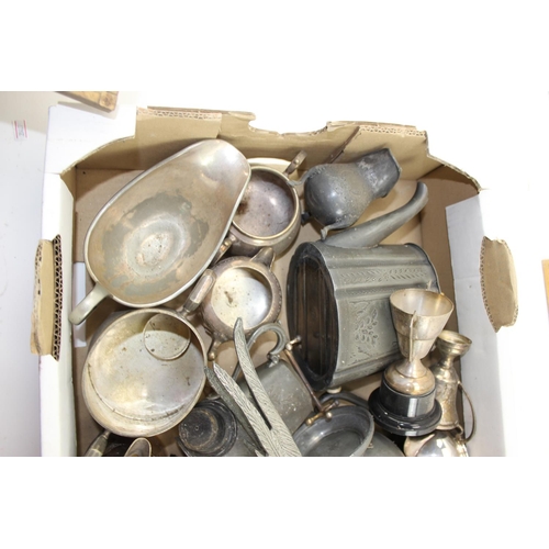 1710 - Box of mixed metalware to inc silver plated