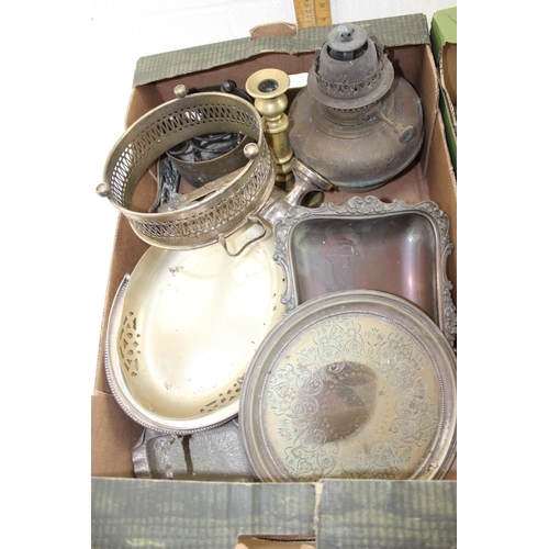 1711 - 2 boxes of assorted mixed metalware