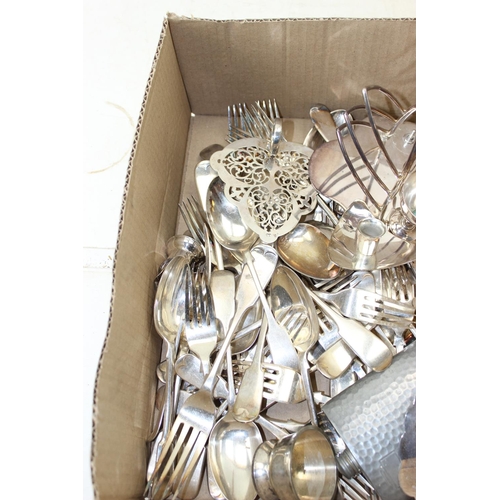 1160 - Qty of assorted silver plated cutlery and other silver plated items etc to inc cake slices, wine tas... 