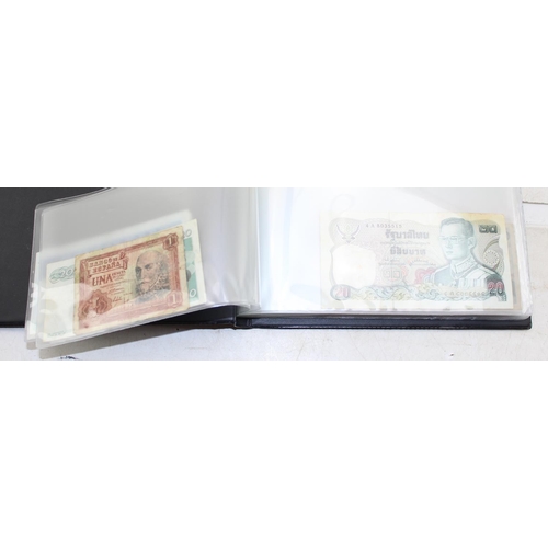 1311 - 2 albums of mixed world Banknotes