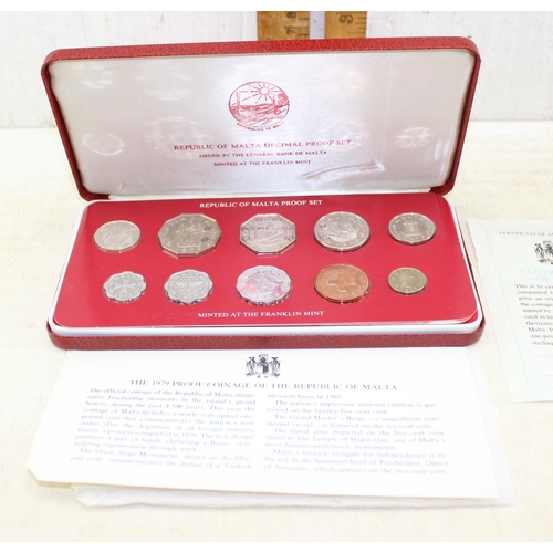 1314 - 1979 Malta decimal proof set in coin in case with paperwork and a Silver £1 coin, also 1979