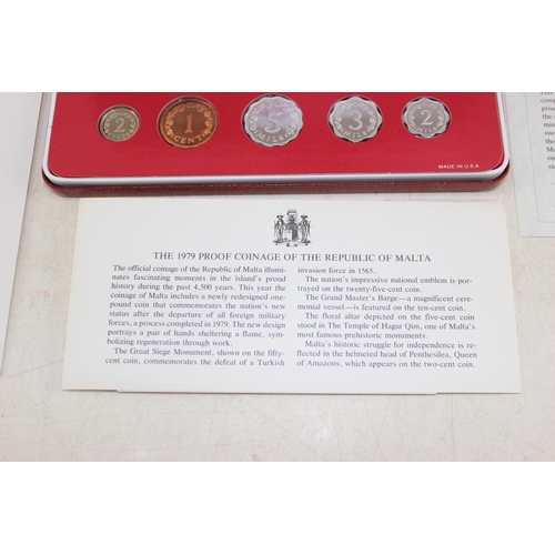 1315 - 1979 Malta decimal proof set in coin in case with paperwork and a Silver £1 coin, also 1979