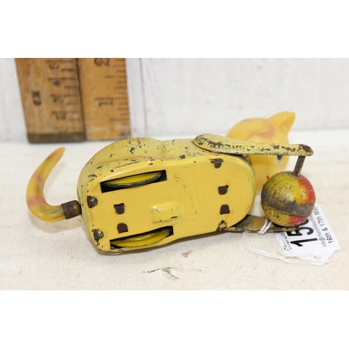 1567 - A vintage Japanese made clockwork toy cat with ball, made in Occupied Japan