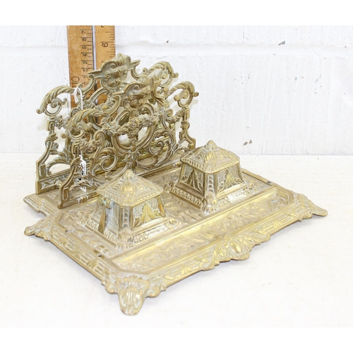 1756 - An impressive brass desk stand or encrier with 2 inkwells in the Secessionist manner, with Rococo st... 