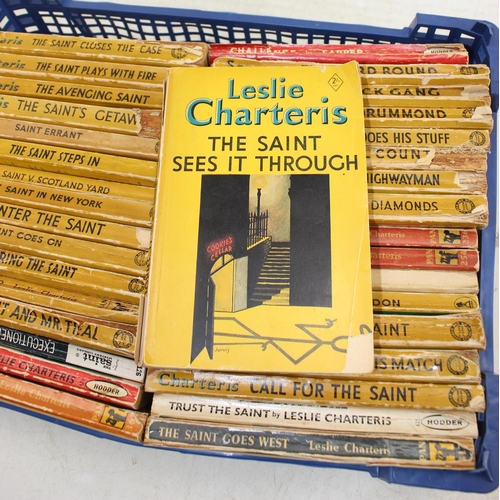 561 - Qty of assorted vintage paperback books, mainly The Saint, Charteris