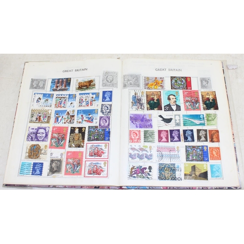 579 - 5 assorted stamp albums and contents