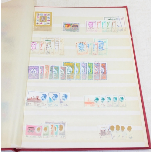 579 - 5 assorted stamp albums and contents