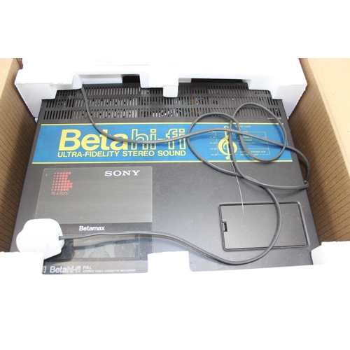 802 - Sony SL-HF100UB Betamax video cassette recorder with box