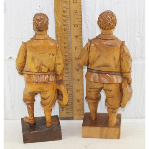 1779 - A pair of vintage Black Forest type chip carved wooden figures