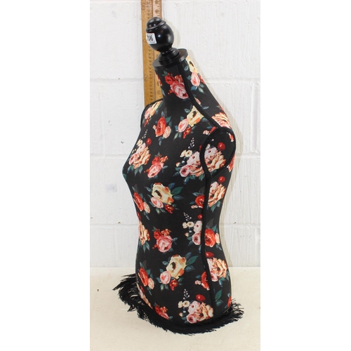 206 - Floral decorated mannequin torso