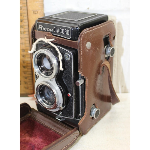 705 - 3 vintage TLR cameras to inc Ilford Craftsman, Voigtlander Brilliant & Rioch Diacord