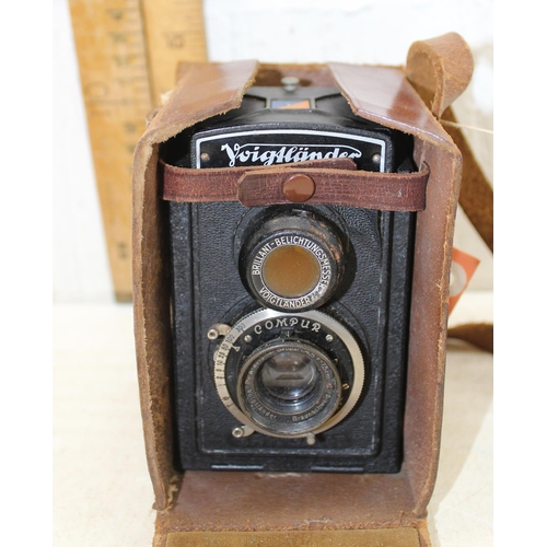 705 - 3 vintage TLR cameras to inc Ilford Craftsman, Voigtlander Brilliant & Rioch Diacord