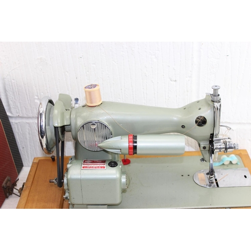 901 - Hillman Cresta sewing machine in case