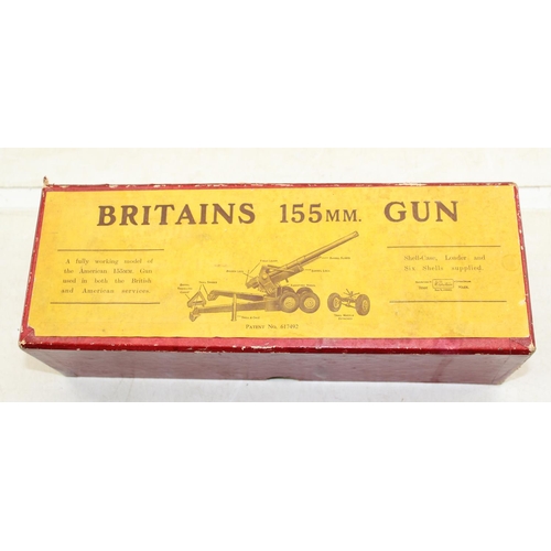 1580 - A Britains 155mm gun no 2064, boxed