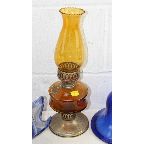 1796 - Qty of retro blue glassware and an amber glass oil lamp