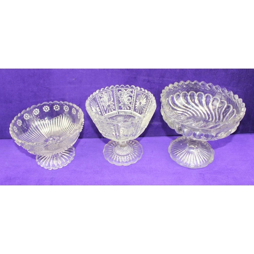 1829 - 10 assorted Victorian/ early 20th century moulded glass footed bowls