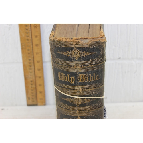 599 - A 19th century antique bible for restoration