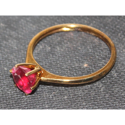 1222 - 9ct gold and pink stone ring, approx size W, approx 2.6g gross