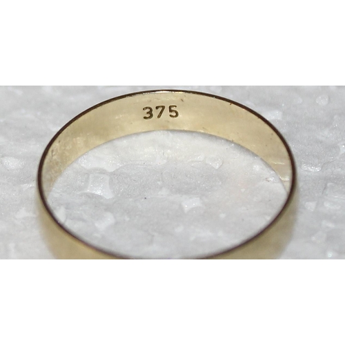 1226 - 2 9ct gold wedding bands, one approx size R & 5.5g & L & 1.2g (approx 6.7g gross)