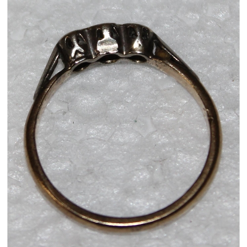 1228 - 9ct gold and platinum ring with 3 illusion set diamonds, approx size O & 1.9g gross