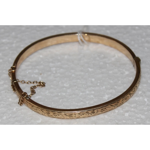 1231 - 9ct gold metal core bangle in vintage box, approx 7.3g gross