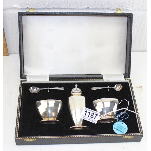 1187 - Silver plated boxed cruet set by Crisford & Norris Ltd of Birmingham