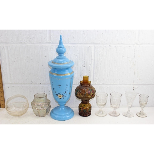 1712 - Box of assorted antique a later glassware to inc a large blue glass urn and cover