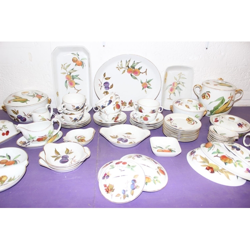 1714 - A large qty of assorted Royal Worcester 