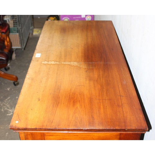 15 - Victorian 2/3 chest of drawers with brass handles