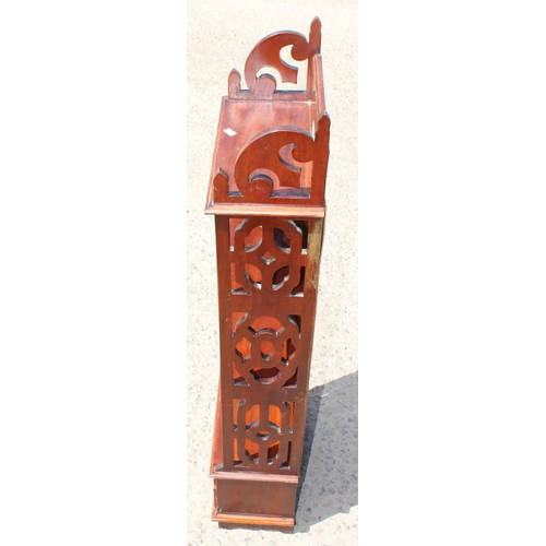 109 - Small bookshelves with pierced fretwork supports